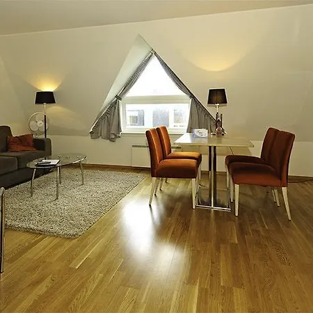 Hotel First 4*